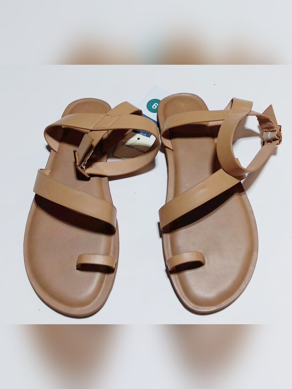 UNIVERSAL THREAD Women’s Tan Sol Toe Loop Ankle Strap Sandals Size 9